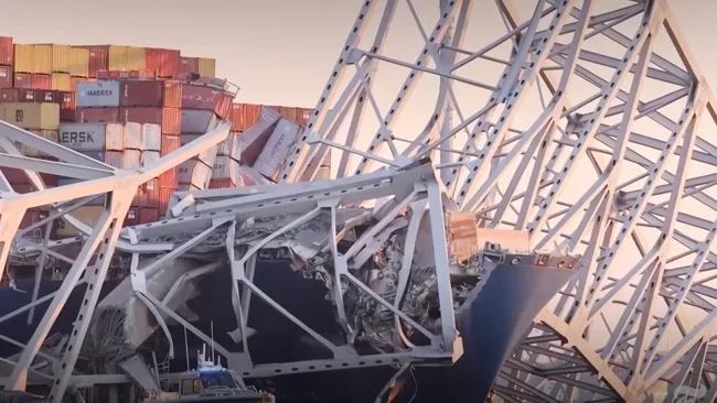 Misstänkt förorenat bränsle bakom katastrofen på Baltimorebron