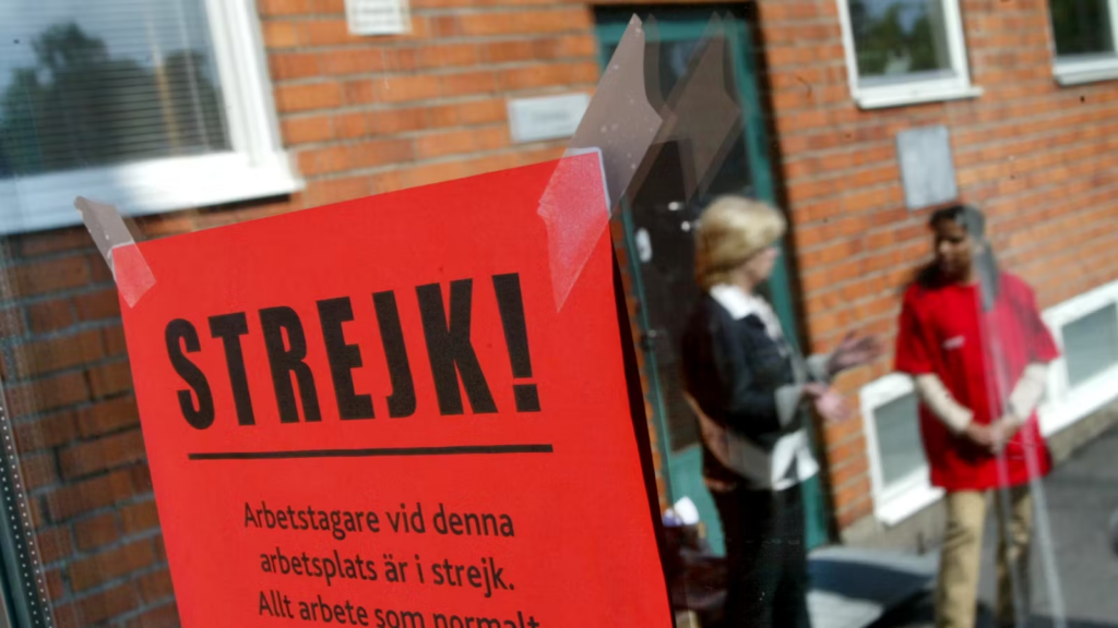 Svenska fackförbund hotar med strejk om inte lönerna höjs