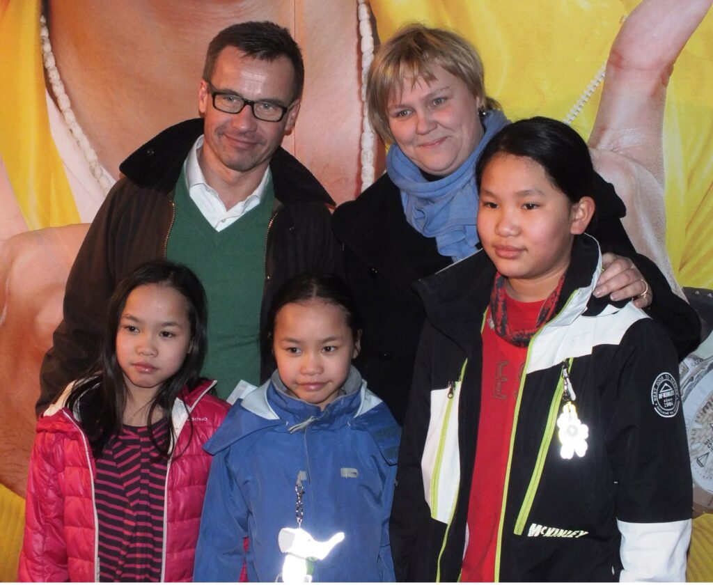 Ulf Kristersson och Birgitta Ed med sina barn